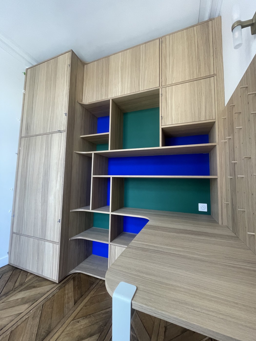 Bureau sur mesure avec bibliothèque — Versailles