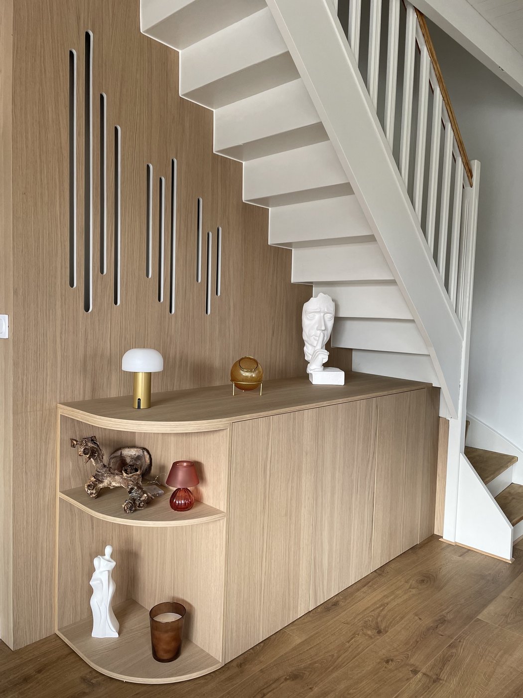 Meuble sous escalier Shinnoki Ivory Oak — Saint-Omer